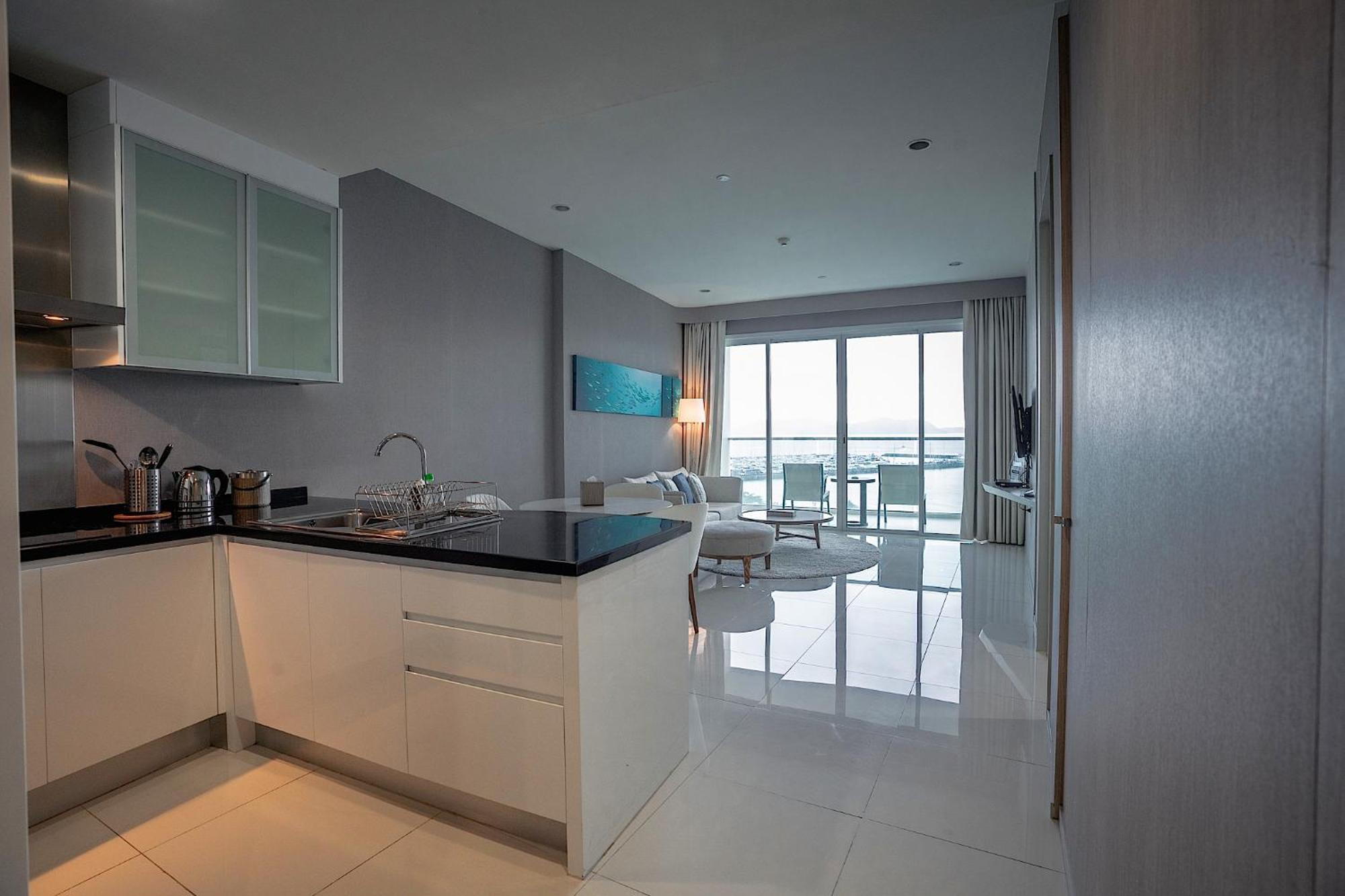 Movenpick Residences Pattaya With Ocean View Na Chom Thian Eksteriør bilde
